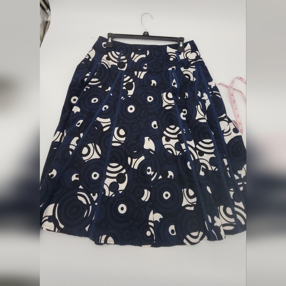 Elegant Navy and White A-Line Skirt - Picture 6 of 8